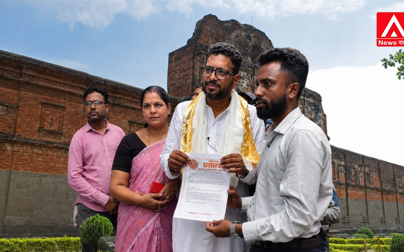 Sanatan's supreme philosophy has been translated into the Kurmali and Santali languages ​​through the efforts of Abhimanyu Mahato!